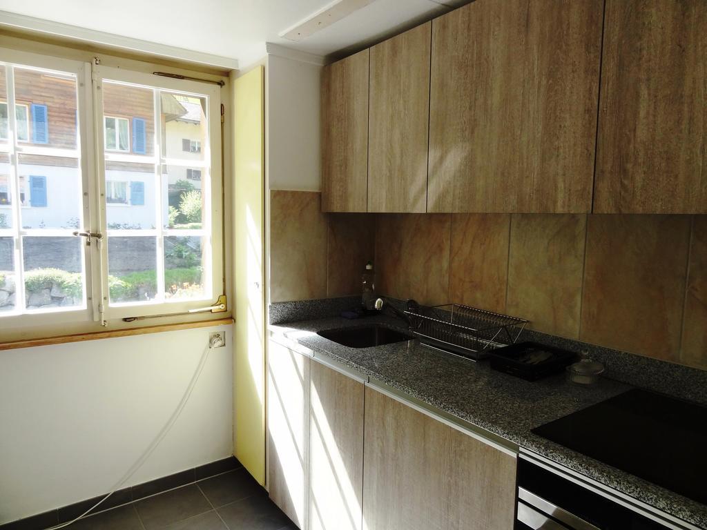 Base Cafe Apartment Lauterbrunnen Exterior photo